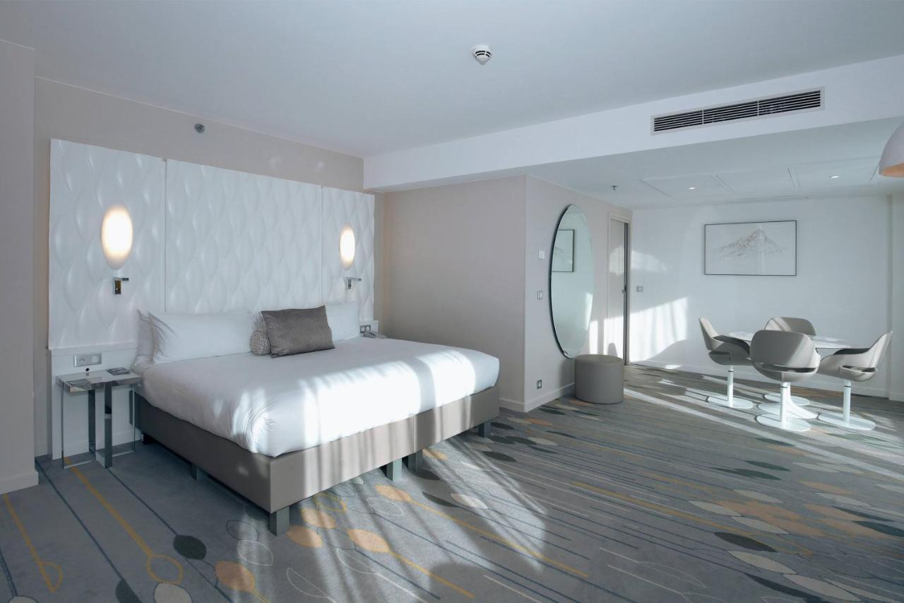 Renaissance Hotel